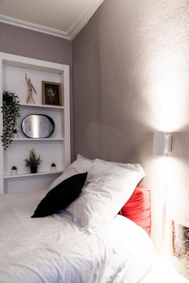 Agréable studio en plein cœur de Quimper Extérieur photo